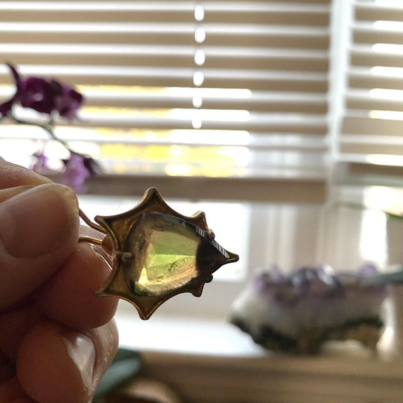 vintage BSK clip on earrings signed estate jewelry Goldtone Gemstone - Picture 3 of 5